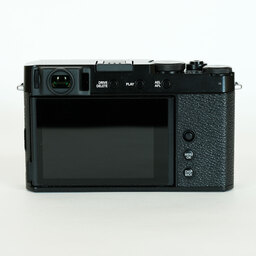 FUJIFILM X-E4