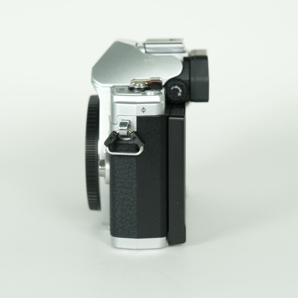OLYMPUS OM-D E-M10 Mark IV [�{�f�B �V���o�[]