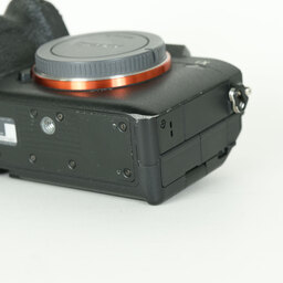 SONY α7 IV(ILCE-7M4) SONY α7 IV(ILCE-7M4)