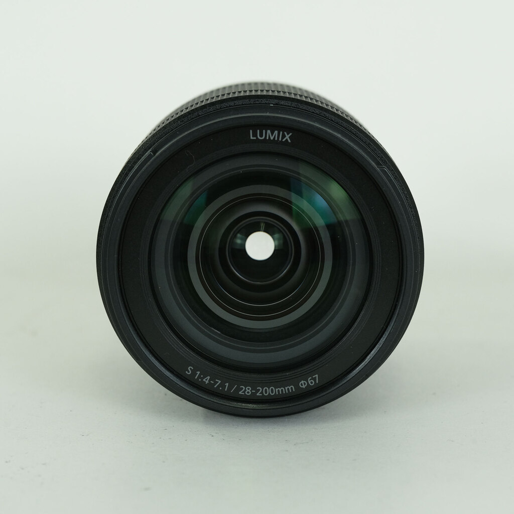 Panasonic LUMIX S 28-200mm F4-7.1 MACRO O.I.S.