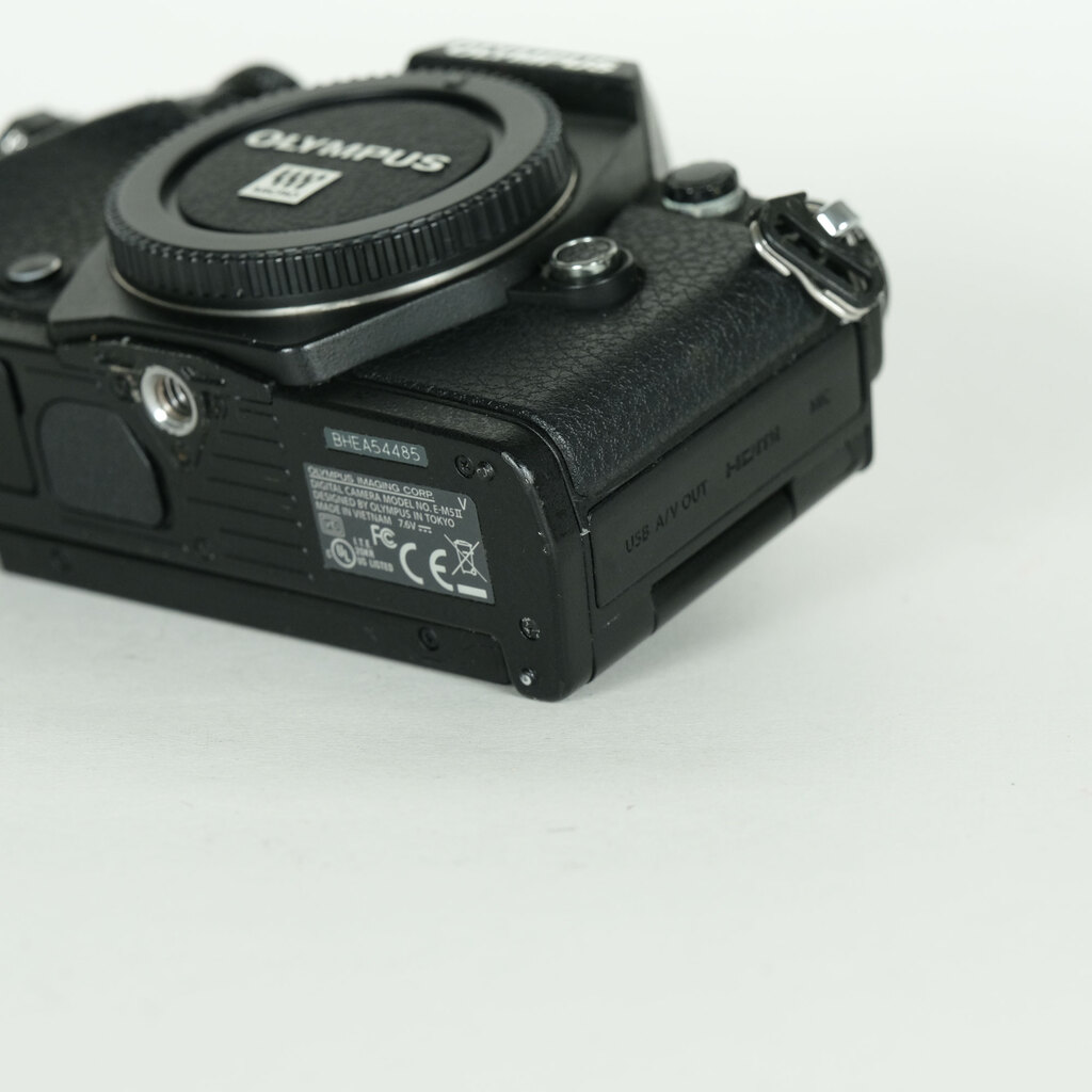 OLYMPUS OM-D E-M5 Mark II
