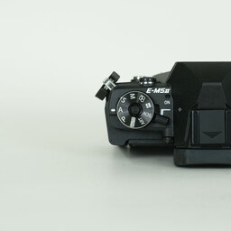 OLYMPUS OM-D E-M5 Mark II