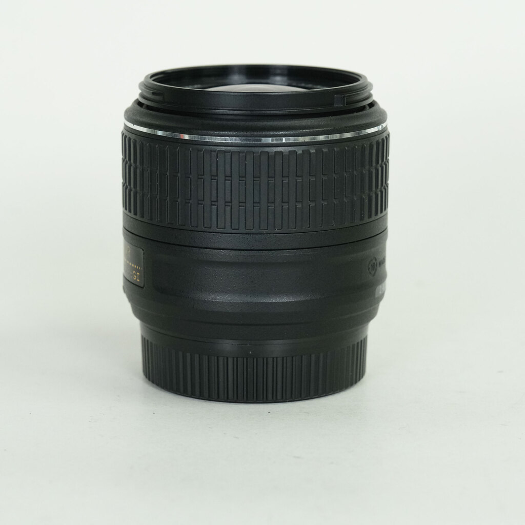 Nikon AF-S DX NIKKOR 18-55mm f3.5-5.6G VR II Nikon AF-S DX NIKKOR 18-55mm f3.5-5.6G VR II