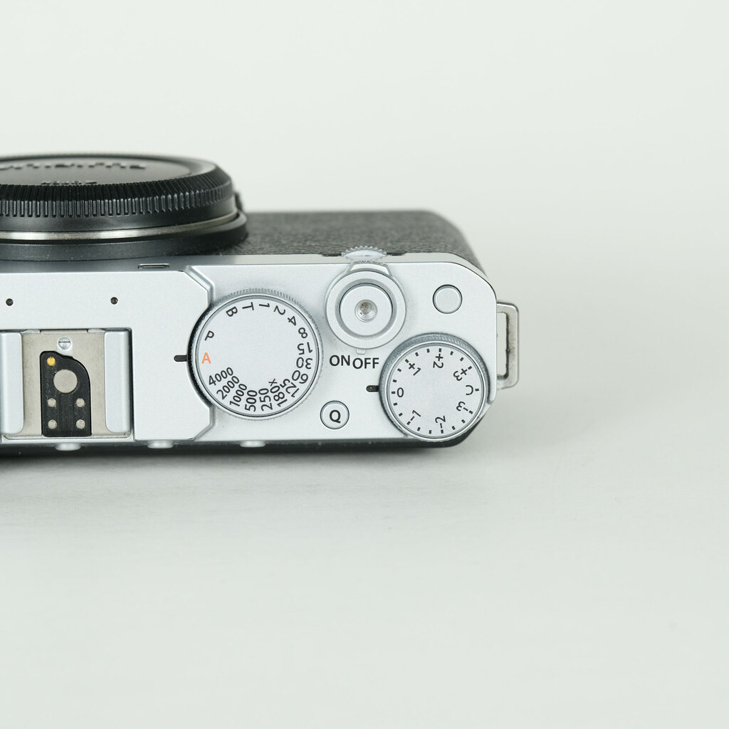 FUJIFILM X-E4