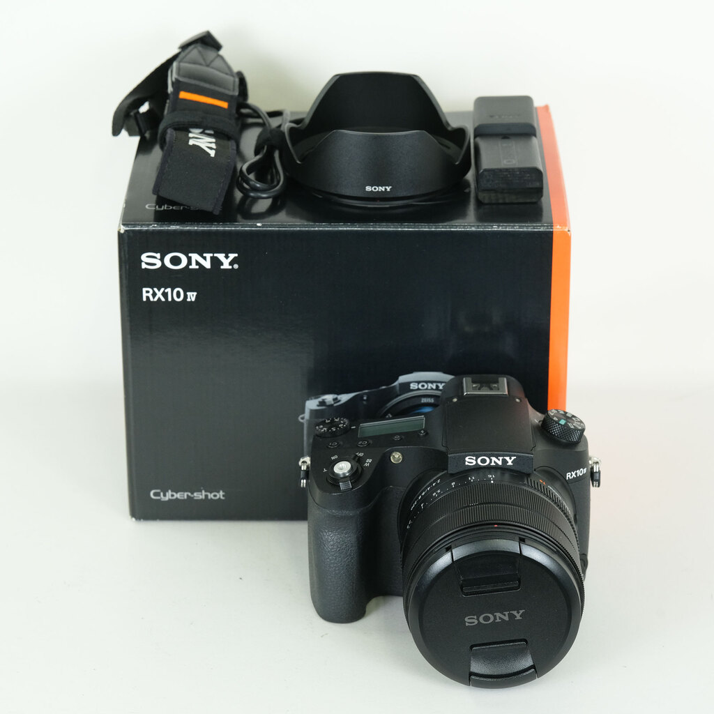 SONY Cyber-shot DSC-RX10M4