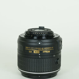 Nikon AF-S DX NIKKOR 18-55mm f3.5-5.6G VR II Nikon AF-S DX NIKKOR 18-55mm f3.5-5.6G VR II