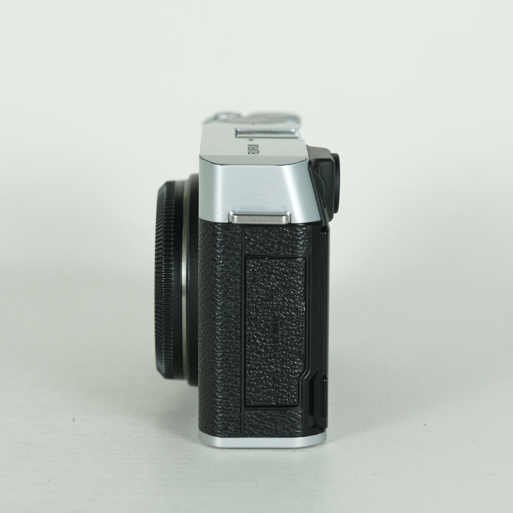 FUJIFILM X-E4 FUJIFILM X-E4