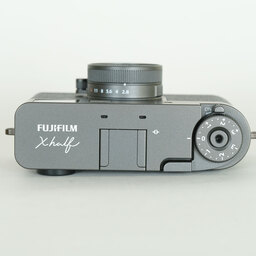 FUJIFILM X half X-HF1