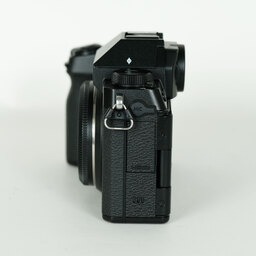 FUJIFILM X-S20