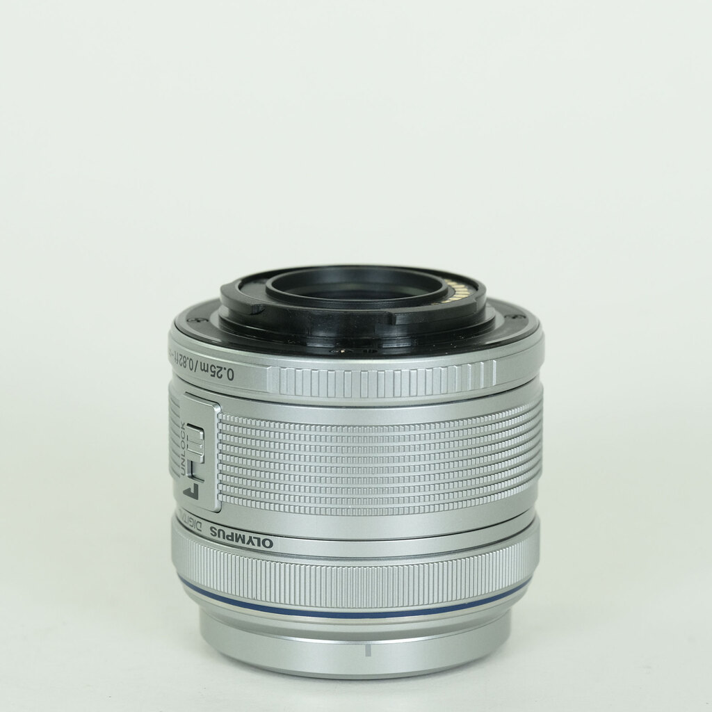 OLYMPUS M.ZUIKO DIGITAL 14-42mm F3.5-5.6IIR シルバー