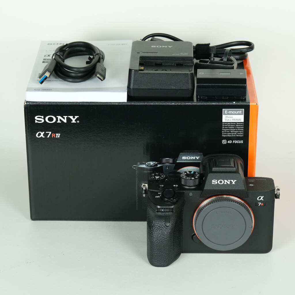 SONY α7RIV ボディ ILCE-7RM4A   【後期モデル 液晶下部にSONYロゴなし】