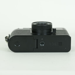FUJIFILM X half X-HF1