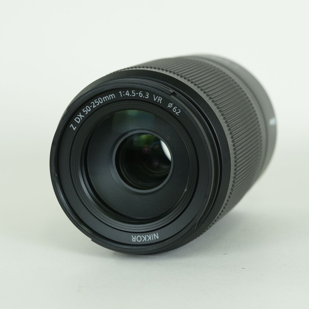 Nikon NIKKOR Z DX 50-250mm f/4.5-6.3 VR Nikon NIKKOR Z DX 50-250mm f/4.5-6.3 VR