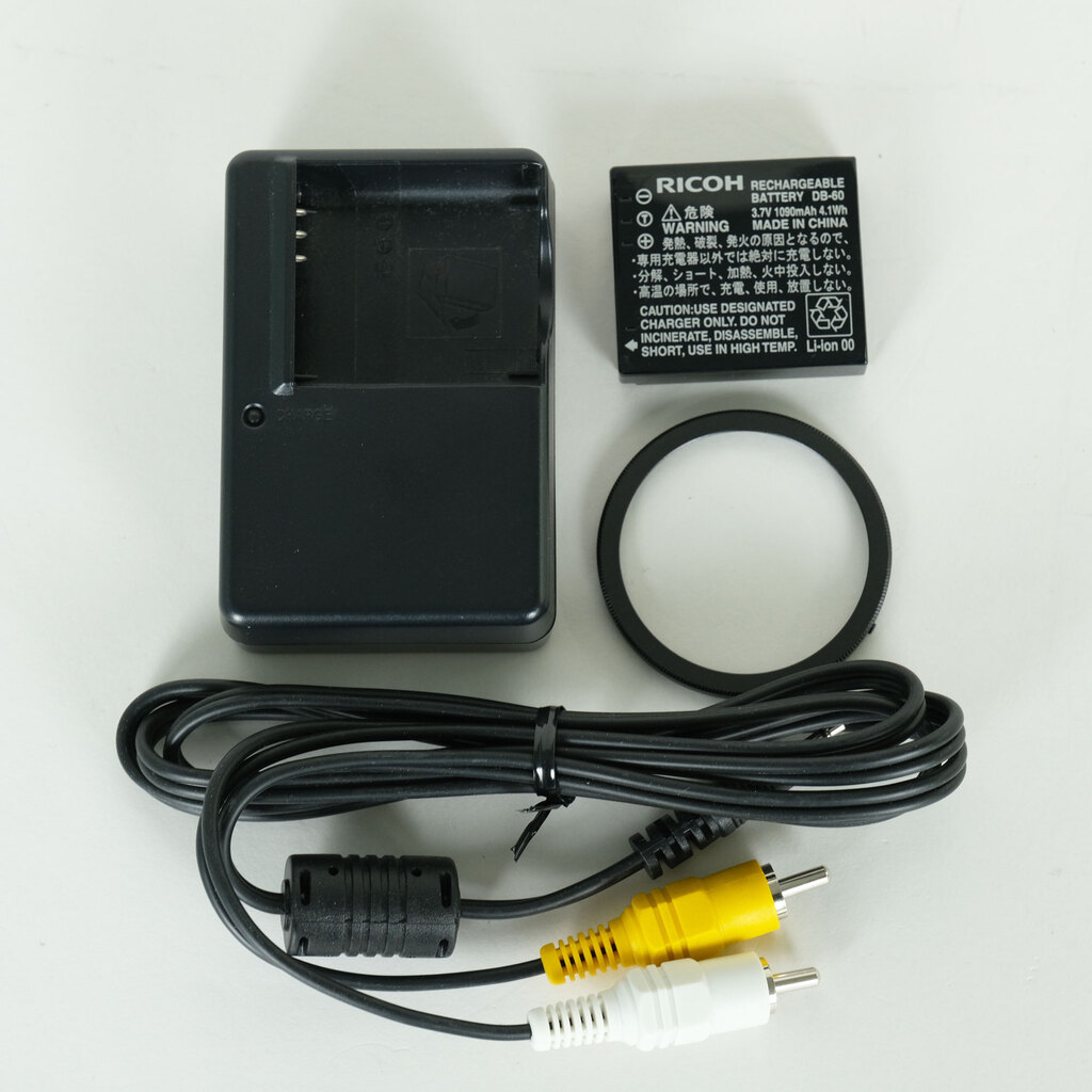 RICOH GR DIGITAL IIの出品 | ONE SCENE（ワンシーン）