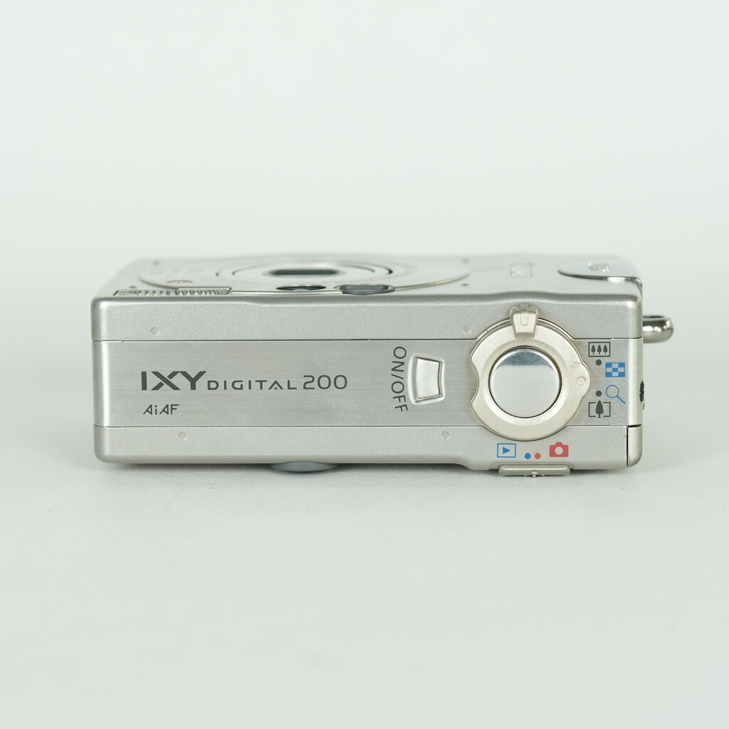 Canon IXY DIGITAL 200