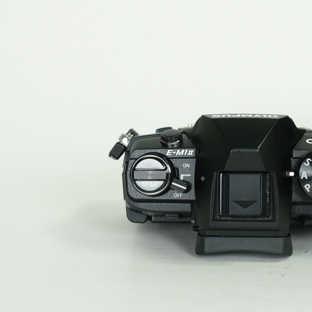 OLYMPUS OM-D E-M1 Mark II