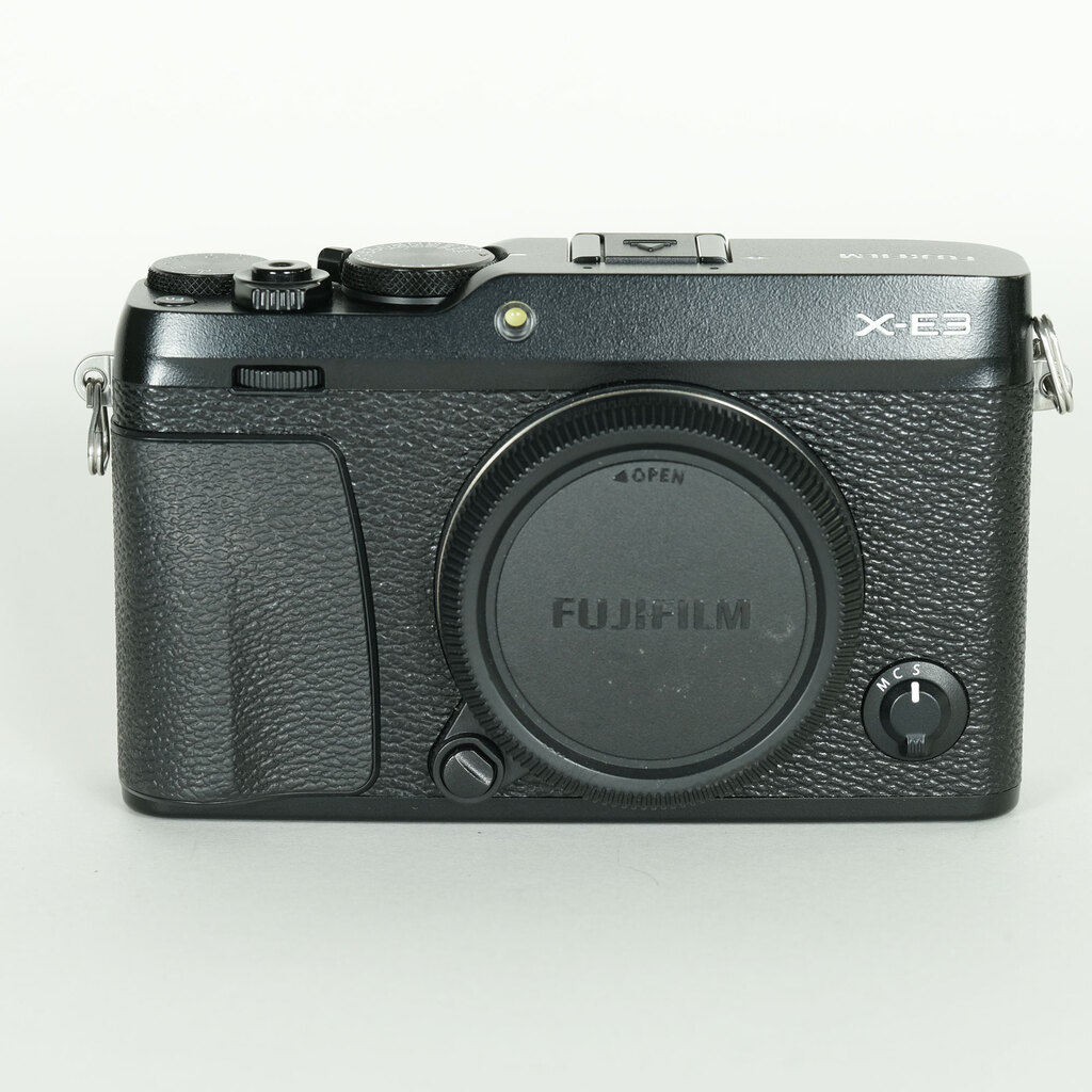FUJIFILM X-E3
