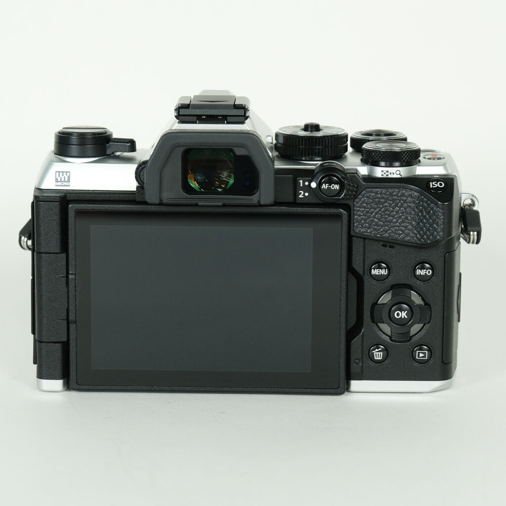 OM SYSTEM OM-5 Mark II ボディ シルバー