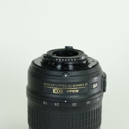 Nikon AF-S DX NIKKOR 18-55mm F3.5-5.6 G VR Nikon AF-S DX NIKKOR 18-55mm F3.5-5.6 G VR