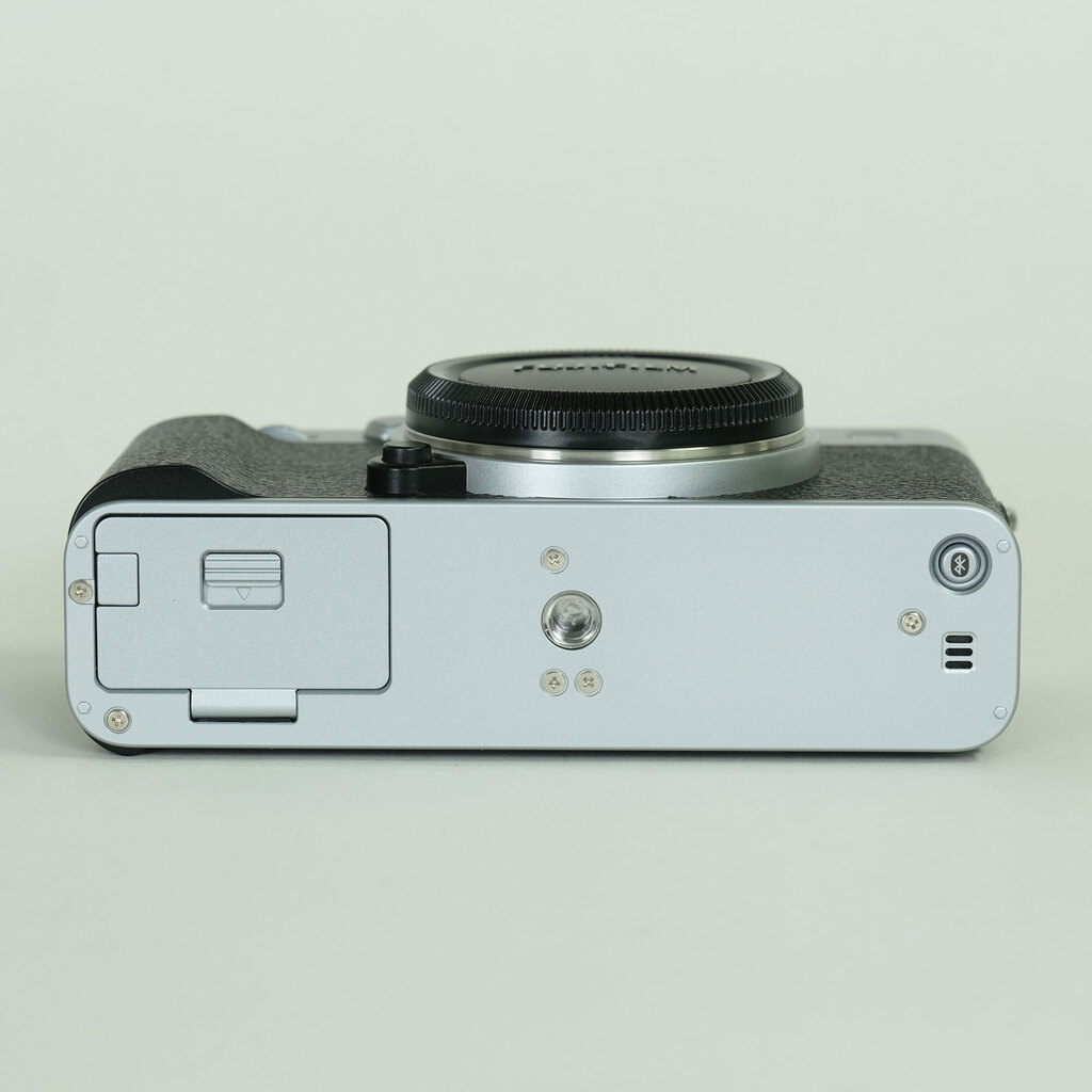 FUJIFILM X-E5