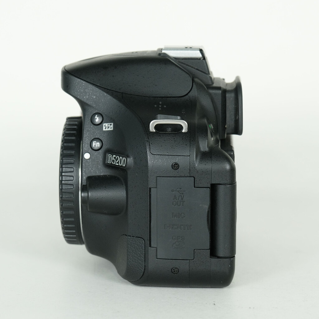 Nikon D5200 ボディ ブラックの出品 | ONE SCENE（ワンシーン）