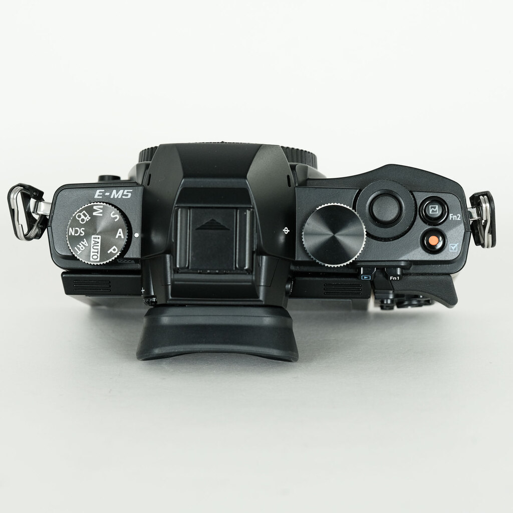 OLYMPUS OM-D E-M5 ボディ ブラック