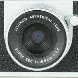 FUJIFILM X half X-HF1