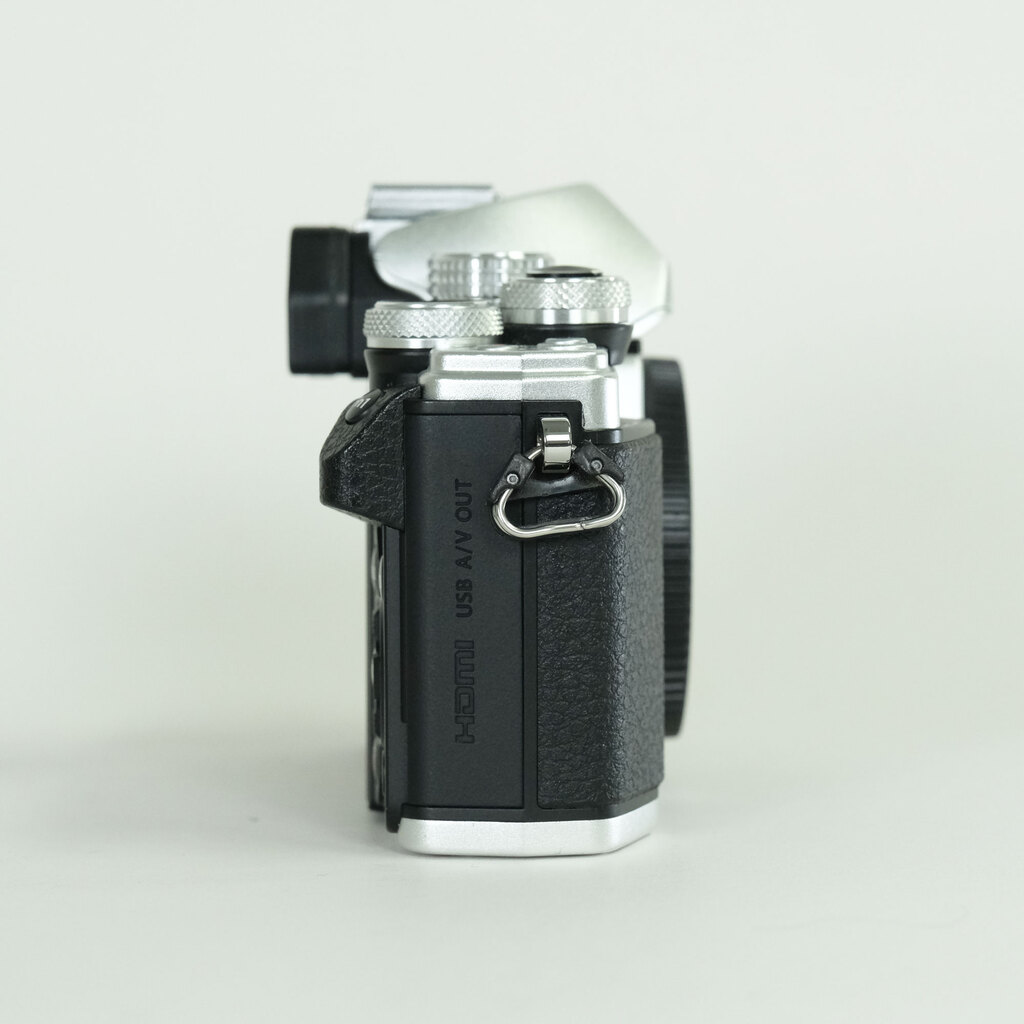 OLYMPUS OM-D E-M10 Mark II OLYMPUS OM-D E-M10 Mark II