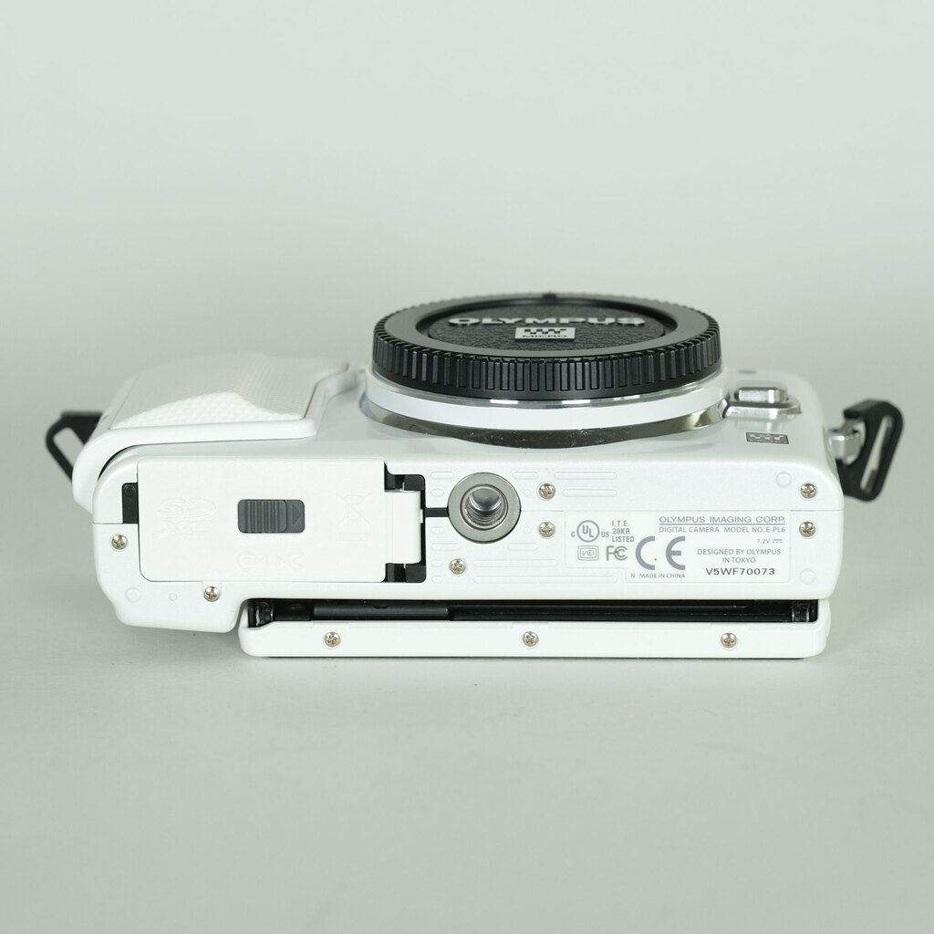 OLYMPUS PEN Lite E-PL6 ボディ ホワイト