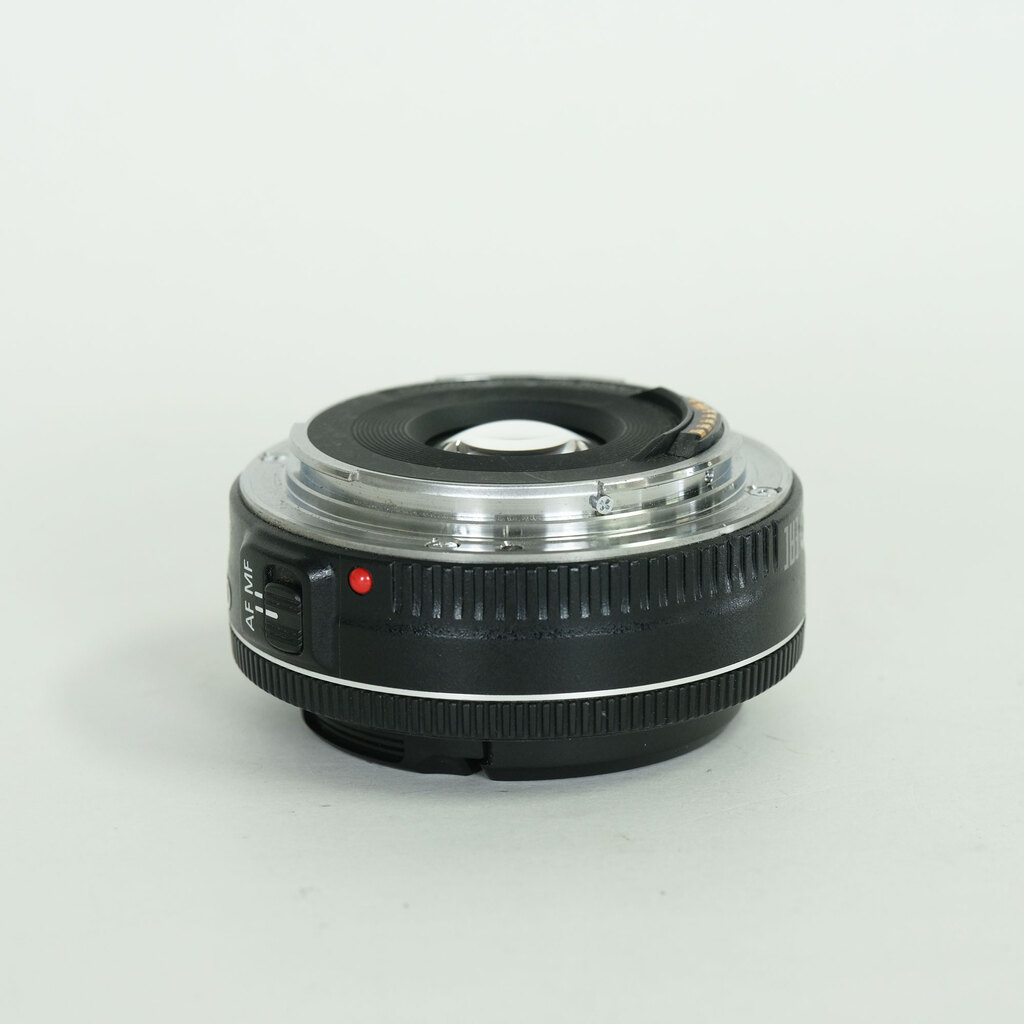 Canon EF40mm F2.8 STM