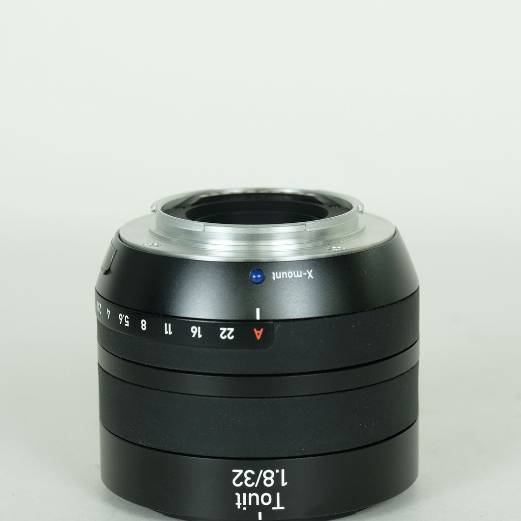 Carl Zeiss Touit 1.8/32 [フジフイルムX用]の出品 | ONE SCENE（ワン