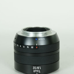 Carl Zeiss Touit 1.8/32 [フジフイルムX用]
