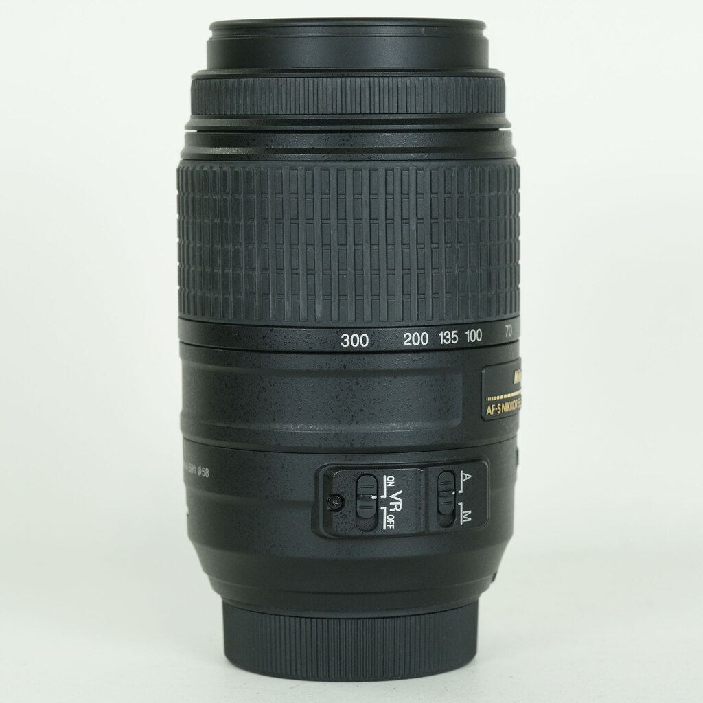 Nikon AF-S DX NIKKOR 55-300mm F4.5-5.6G ED VR Nikon AF-S DX NIKKOR 55-300mm F4.5-5.6G ED VR
