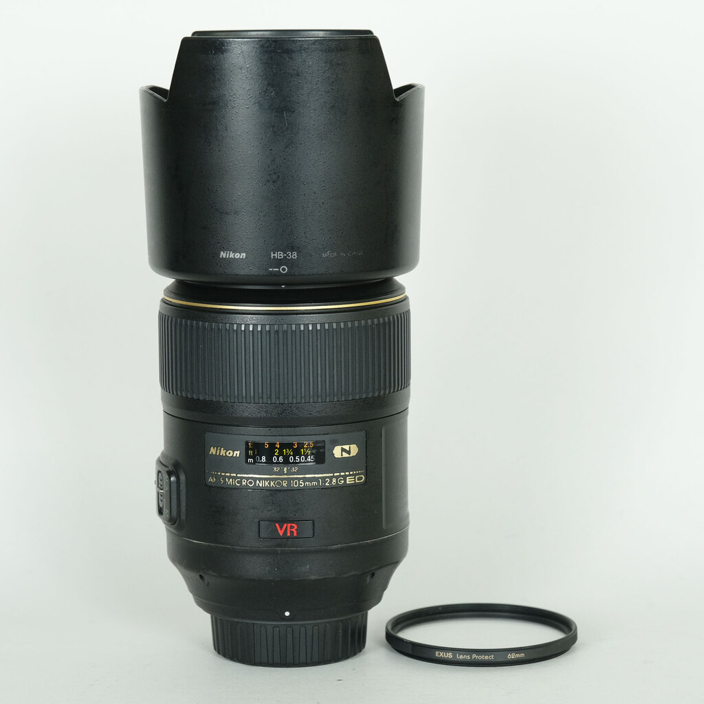 Nikon AF-S VR Micro-Nikkor 105mm f/2.8G IF-ED Nikon AF-S VR Micro-Nikkor 105mm f/2.8G IF-ED