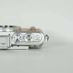 OLYMPUS PEN E-PL8 ボディ ブラウン