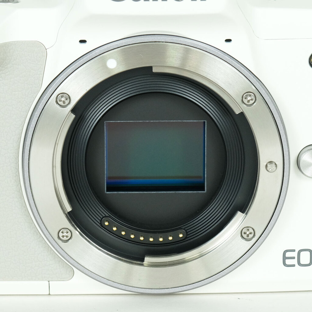 Canon EOS Kiss M2