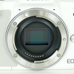 Canon EOS Kiss M2