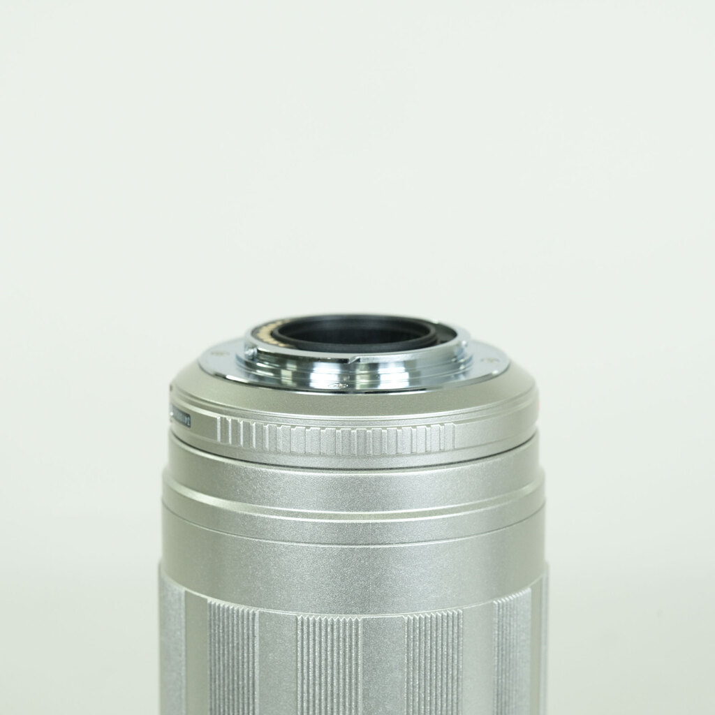 OLYMPUS M.ZUIKO ED75-300mm F4.8-6.7 シルバー