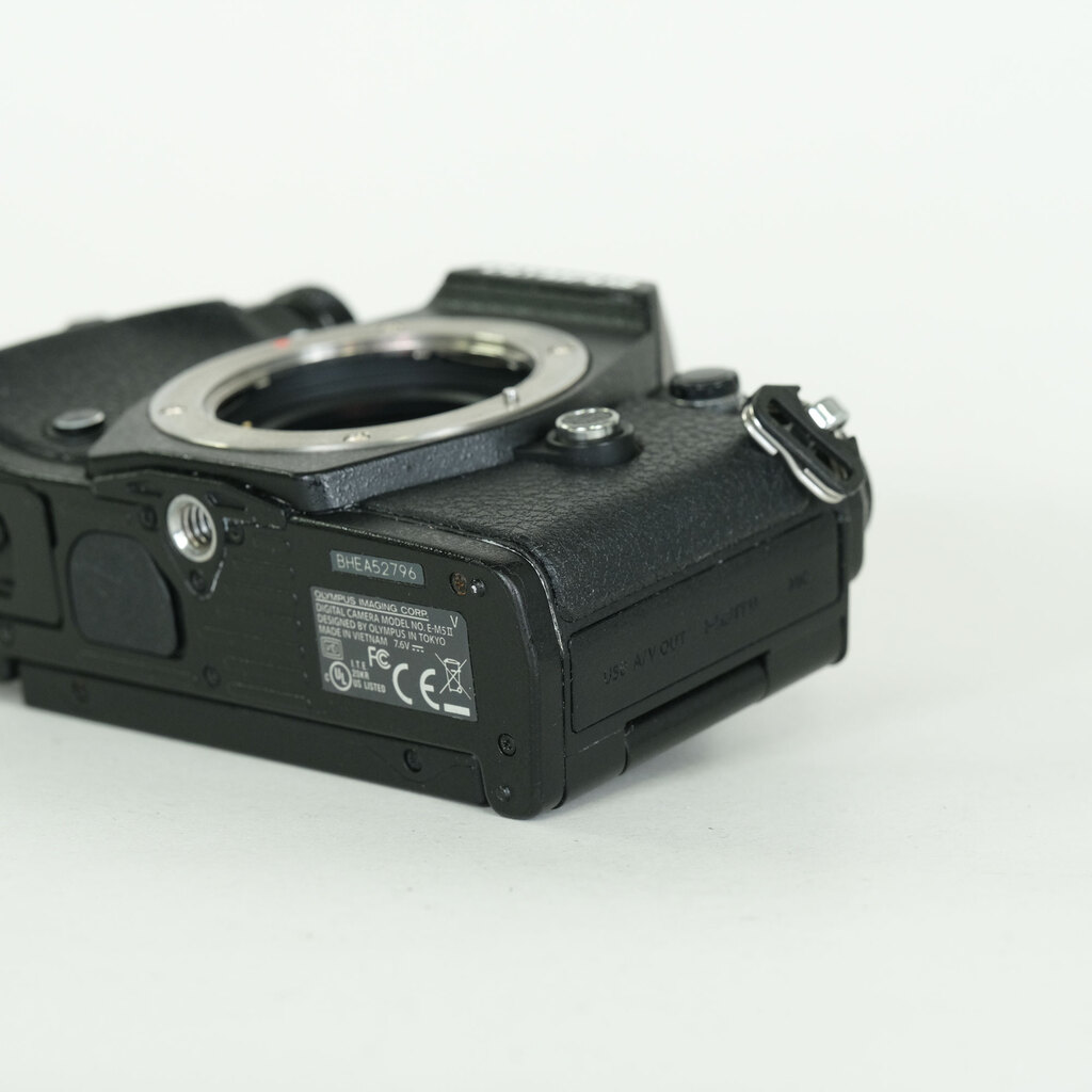 OLYMPUS OM-D E-M5 Mark II