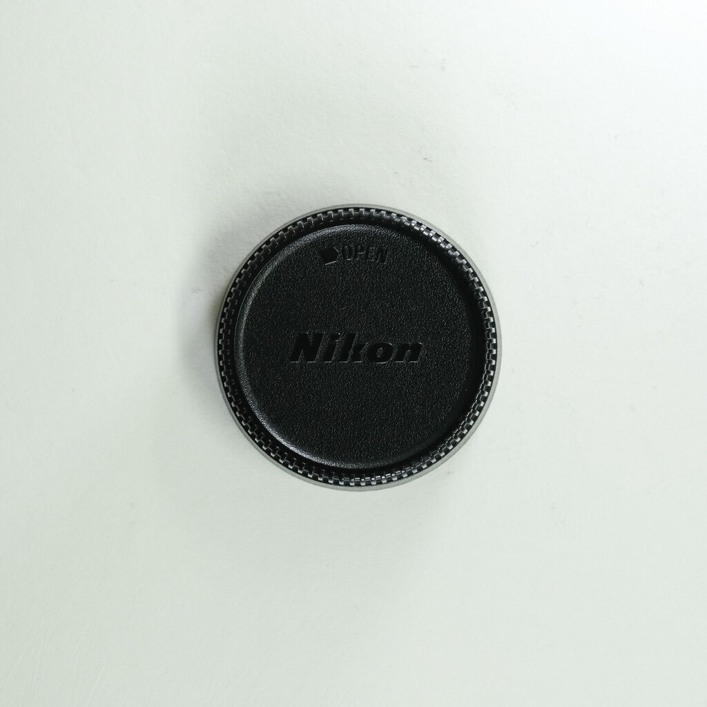 Nikon AF-S DX Zoom-Nikkor 17-55mm f/2.8G IF-ED Nikon AF-S DX Zoom-Nikkor 17-55mm f/2.8G IF-ED