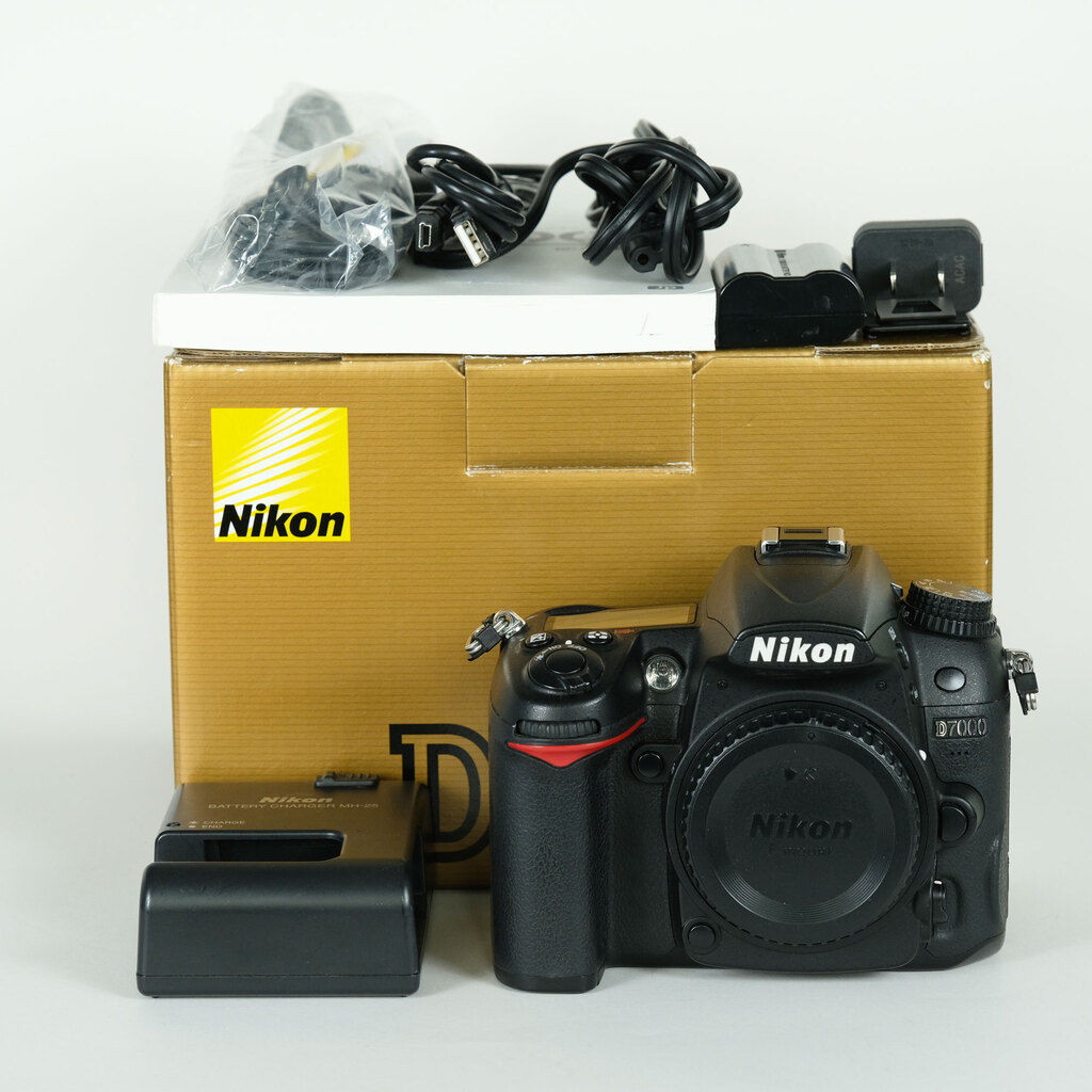 Nikon D7000の出品 | ONE SCENE（ワンシーン）