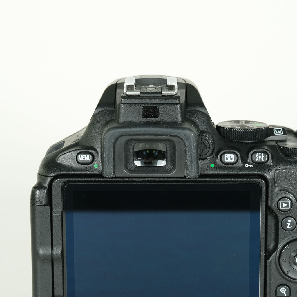 Nikon D5600の出品 | ONE SCENE（ワンシーン）