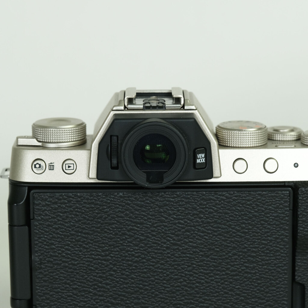 FUJIFILM X-T200 ボディ シャンパンゴールド