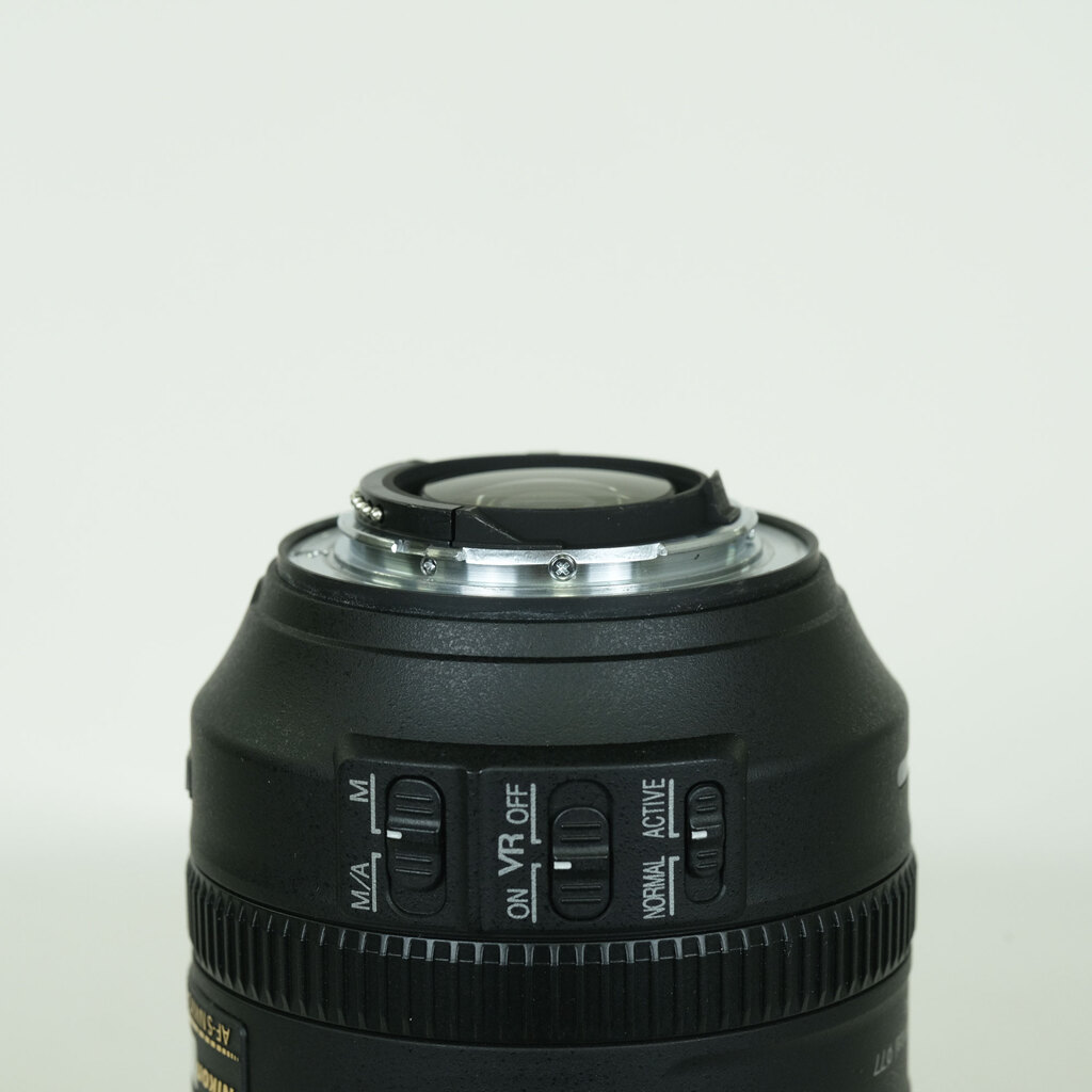 Nikon AF-S NIKKOR 28-300mm f/3.5-5.6G ED VR