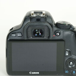 Canon EOS Kiss X7