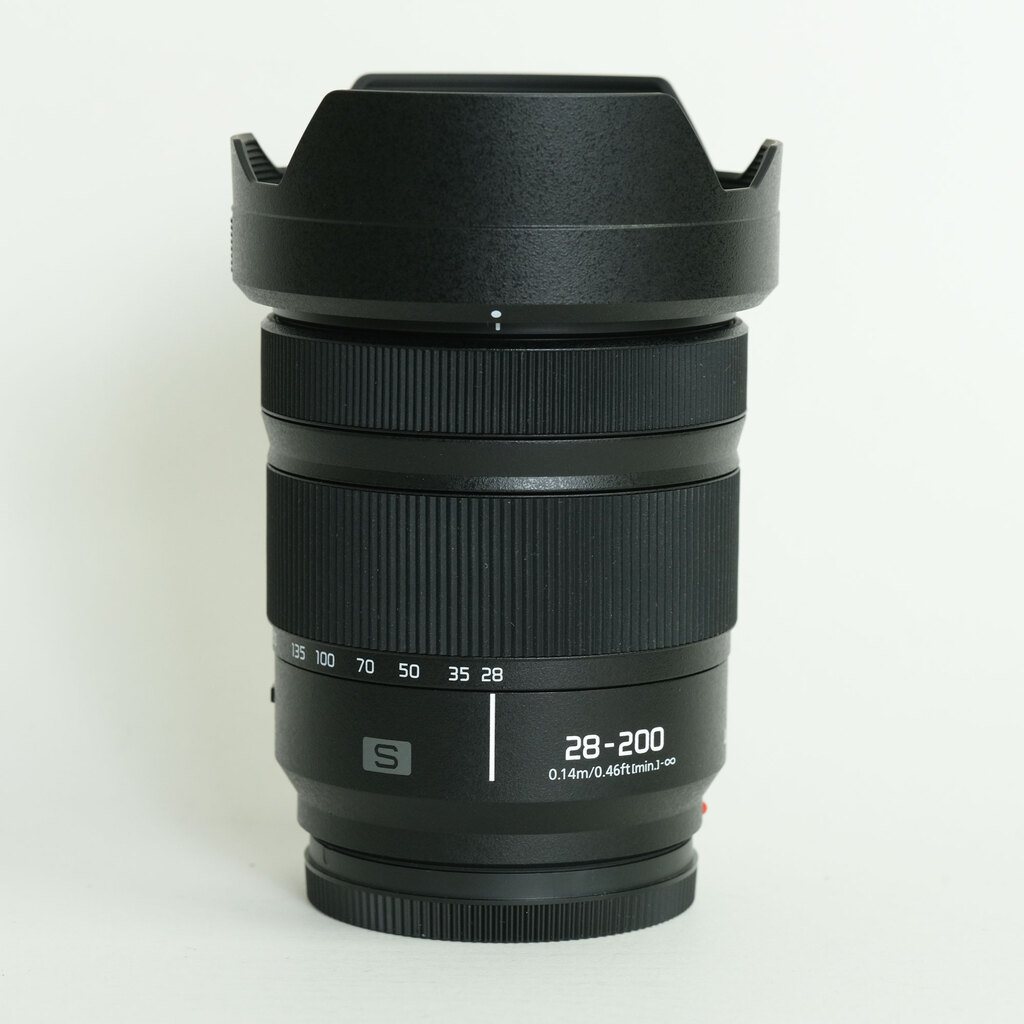 Panasonic LUMIX S 28-200mm F4-7.1 MACRO O.I.S.