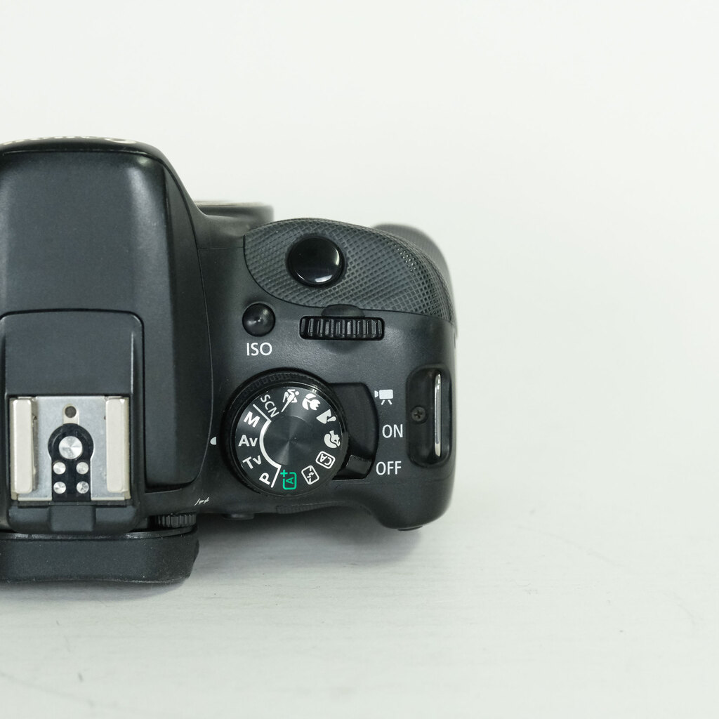 Canon EOS Kiss X7