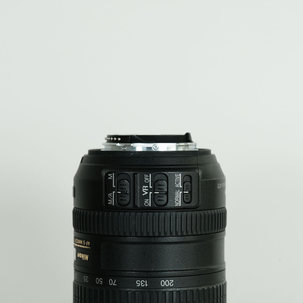 Nikon AF-S DX VR Zoom-Nikkor 18-200mm F3.5-5.6G IF-ED