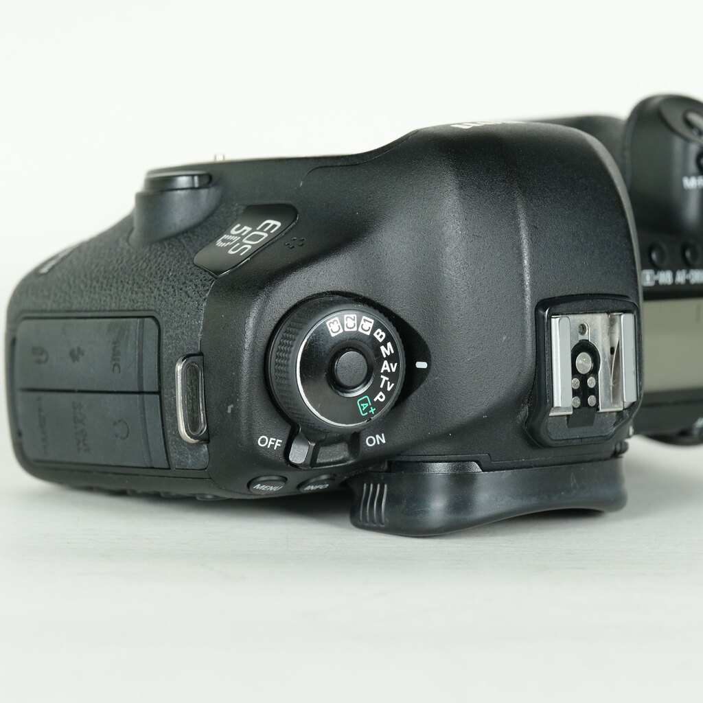 Canon EOS 5D Mark III Canon EOS 5D Mark III