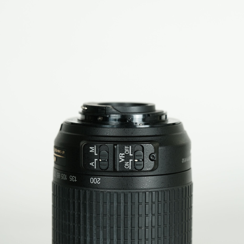 Nikon AF-S DX VR Zoom-Nikkor 55-200mm F4-5.6G IF-ED